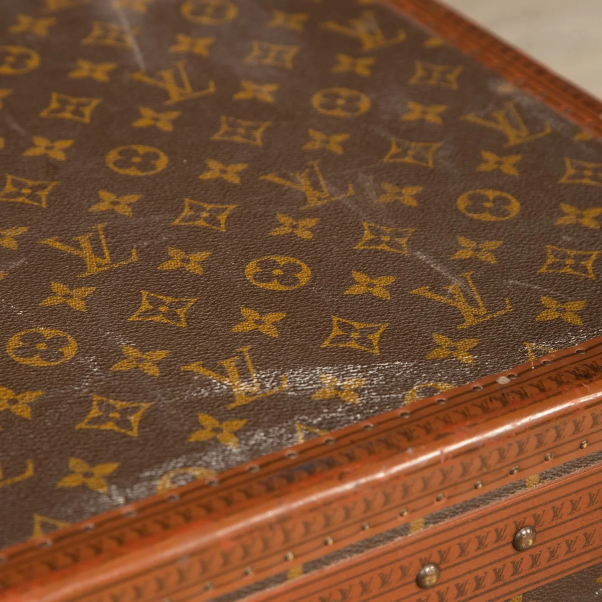 PUSHKIN ANTIQUES - LOUIS VUITTON SUITCASE IN MONOGRAM CANVAS, PARIS c.1970 - 37.jpg