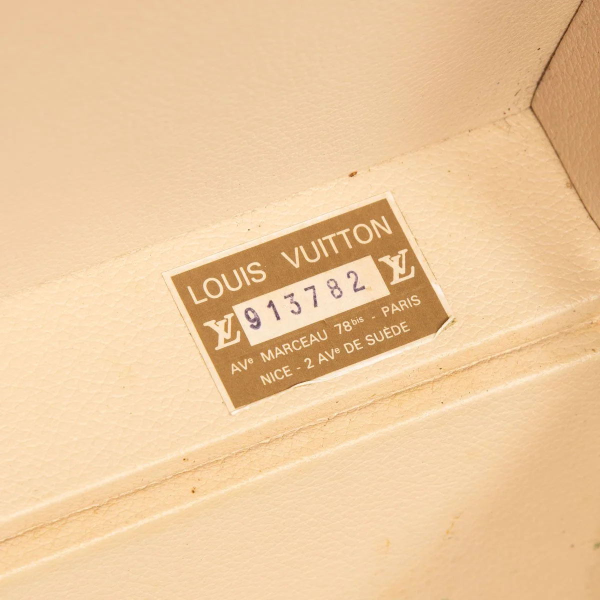 PUSHKIN ANTIQUES - LOUIS VUITTON SUITCASE IN MONOGRAM CANVAS, PARIS c.1970 2 - 23.jpg