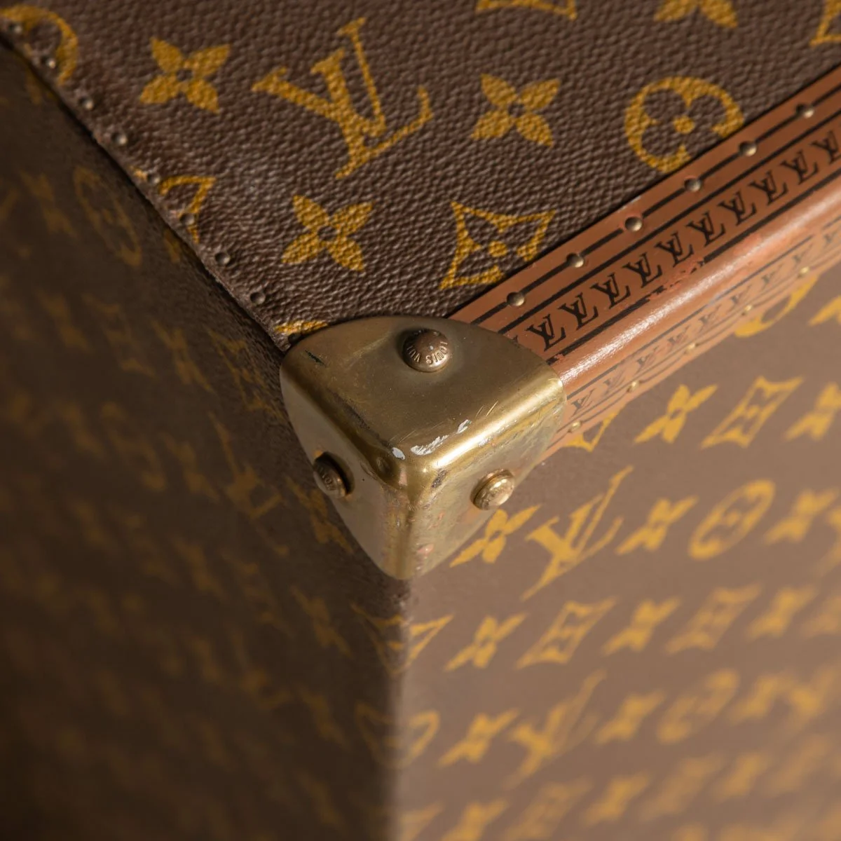 PUSHKIN ANTIQUES - LOUIS VUITTON SUITCASE IN MONOGRAM CANVAS, PARIS c.1970 2 - 33.jpg