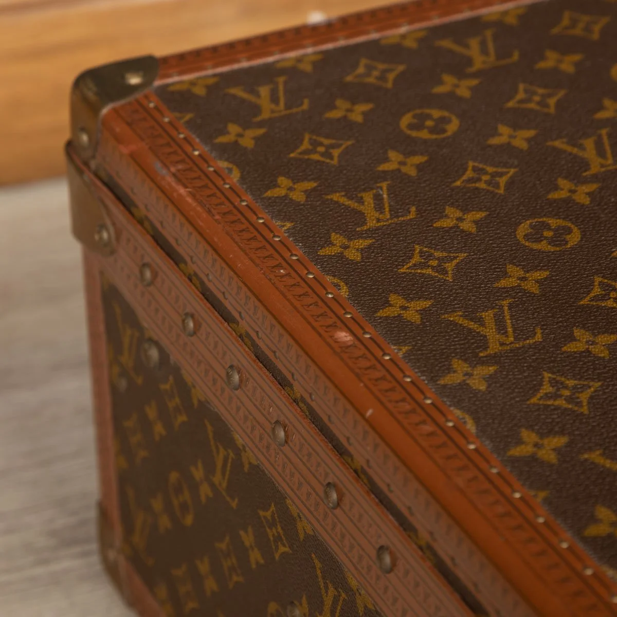 PUSHKIN ANTIQUES - LOUIS VUITTON SUITCASE IN MONOGRAM CANVAS, PARIS c.1970 3 - 29.jpg