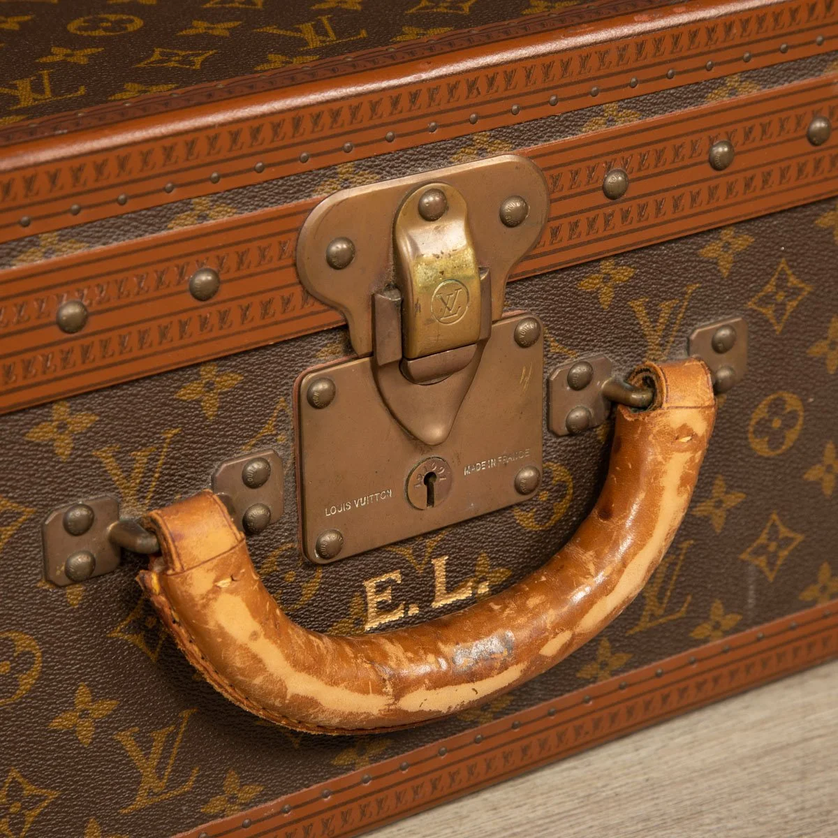 PUSHKIN ANTIQUES - LOUIS VUITTON SUITCASE IN MONOGRAM CANVAS, PARIS c.1970 3 - 31.jpg