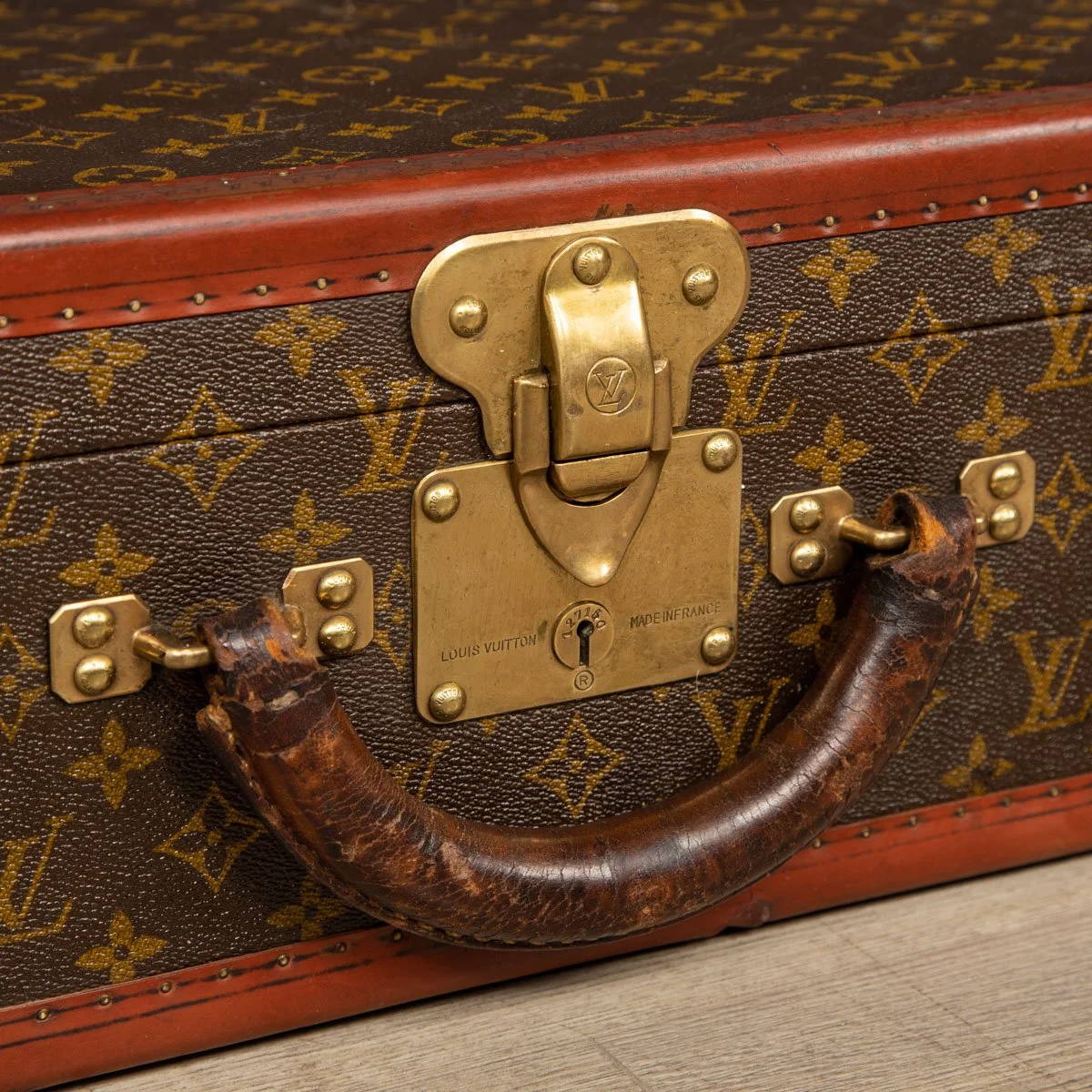 PUSHKIN ANTIQUES - LOUIS VUITTON SUITCASE IN MONOGRAM CANVAS, PARIS c.1970 4 - 31.jpg