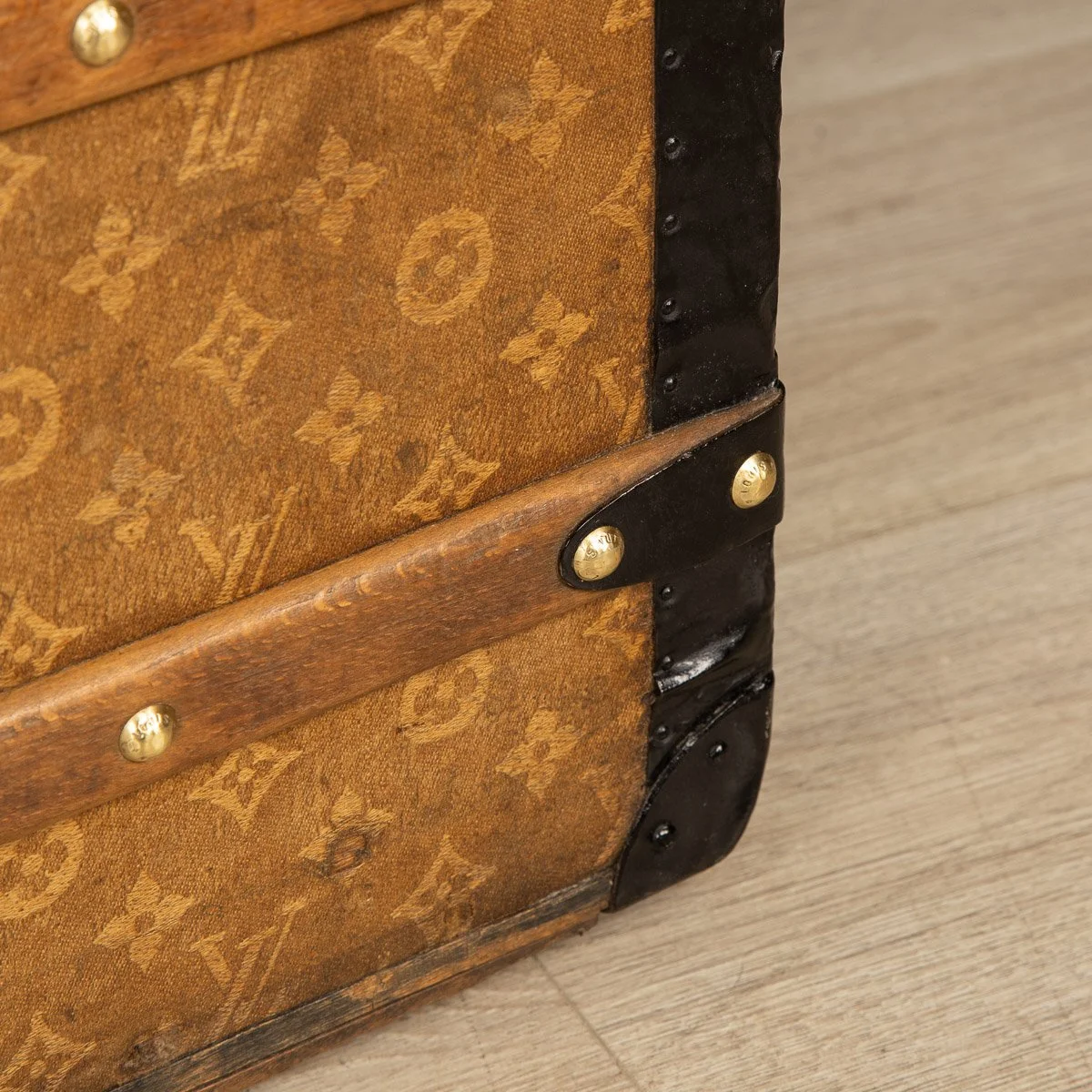 ANTIQUE 20thC LOUIS VUITTON TRUNK IN WOVEN CANVAS, PARIS c.1900 - 17.jpg