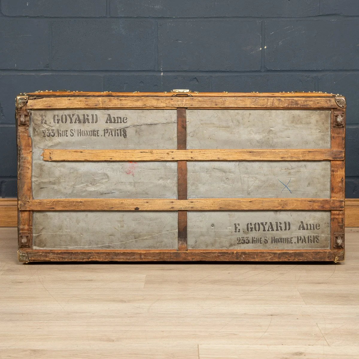 ANTIQUE 20thC GOYARD COURIER TRUNK IN CHEVRON PATERN, PARIS c.1900 - 08.jpg