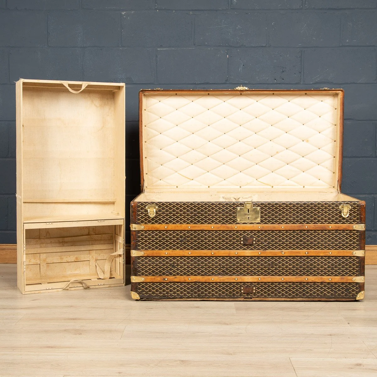 ANTIQUE 20thC GOYARD COURIER TRUNK IN CHEVRON PATERN, PARIS c.1900 - 10.jpg