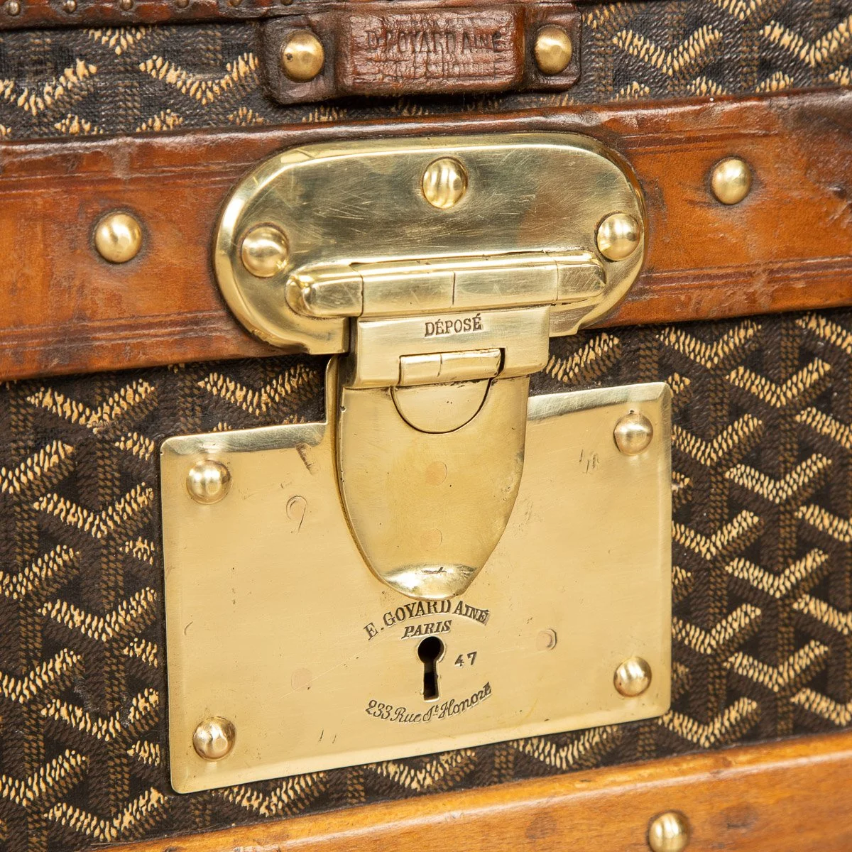 ANTIQUE 20thC GOYARD COURIER TRUNK IN CHEVRON PATERN, PARIS c.1900 - 18.jpg