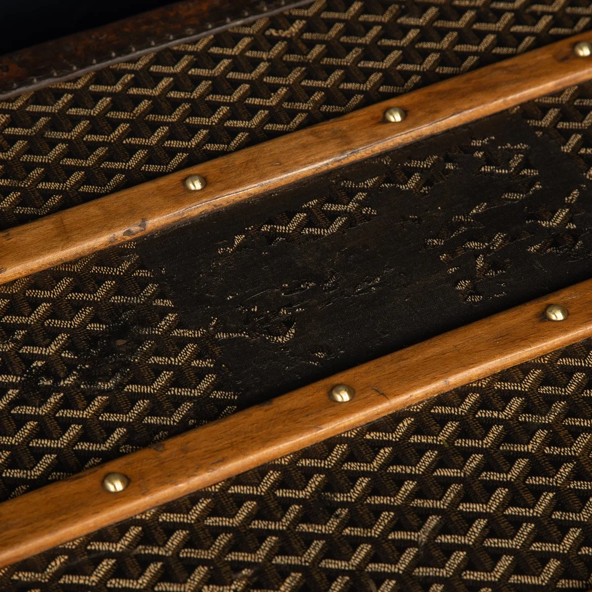 ANTIQUE 20thC GOYARD COURIER TRUNK IN CHEVRON PATERN, PARIS c.1900 - 22.jpg