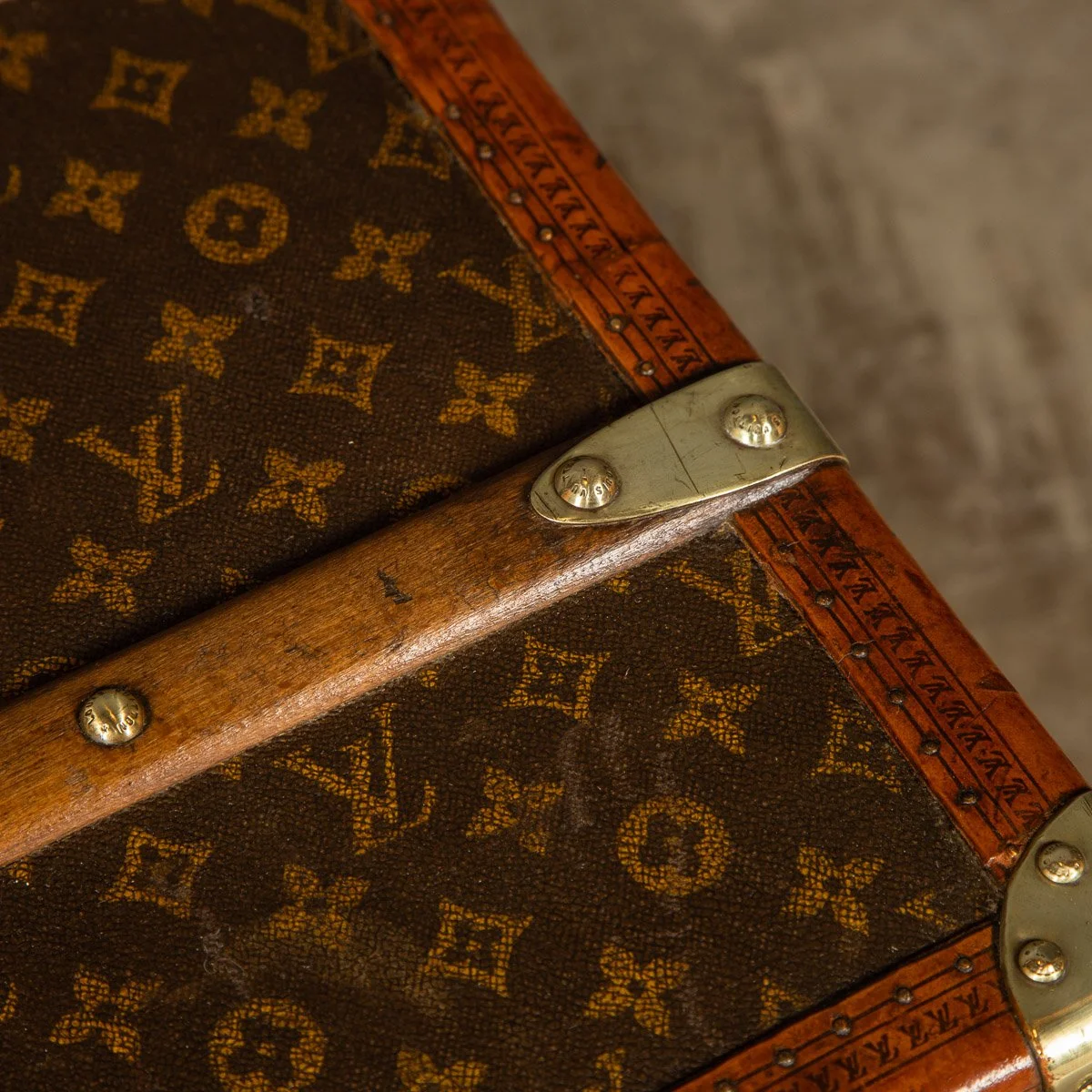 ANTIQUE 20thC LOUIS VUITTON CABIN TRUNK ON A BESPOKE BRASS STAND, PARIS c.1920 - 16.jpg