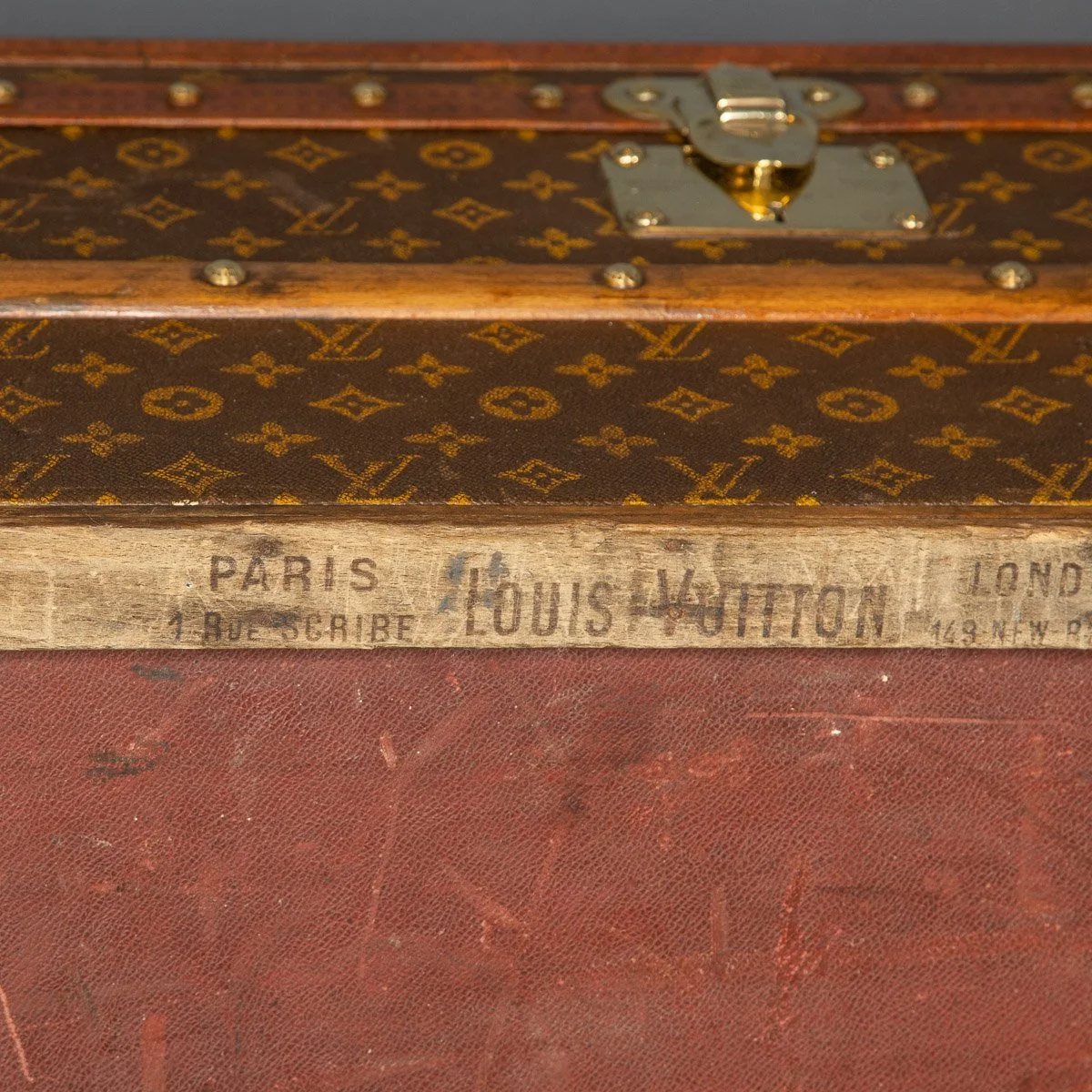 ANTIQUE 20thC LOUIS VUITTON CABIN TRUNK ON A BESPOKE BRASS STAND, PARIS c.1920 - 22.jpg