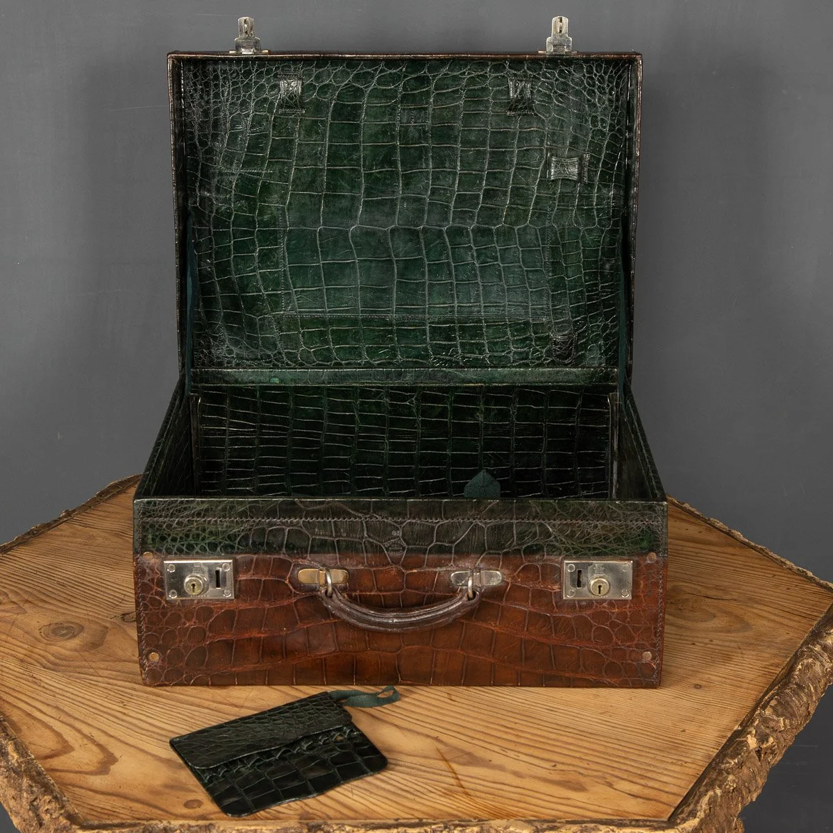 ANTIQUE 19thC VICTORIAN CROCODILE SKIN SUITCASE WITH A SILVER SHIP MOTIF c.1890 - 09.jpg