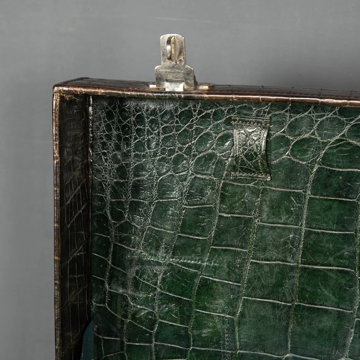 ANTIQUE 19thC VICTORIAN CROCODILE SKIN SUITCASE WITH A SILVER SHIP MOTIF c.1890 - 10.jpg