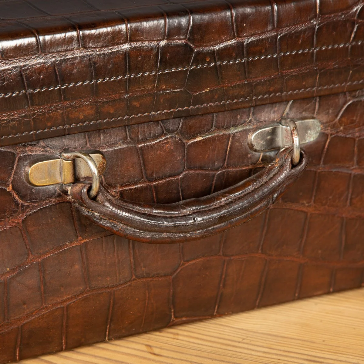 ANTIQUE 19thC VICTORIAN CROCODILE SKIN SUITCASE WITH A SILVER SHIP MOTIF c.1890 - 13.jpg