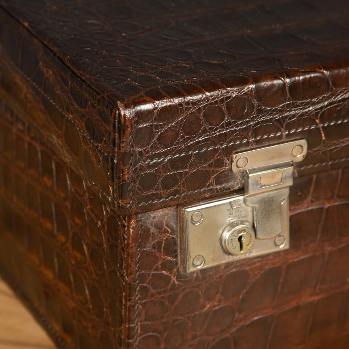 ANTIQUE 19thC VICTORIAN CROCODILE SKIN SUITCASE WITH A SILVER SHIP MOTIF c.1890 - 15.jpg