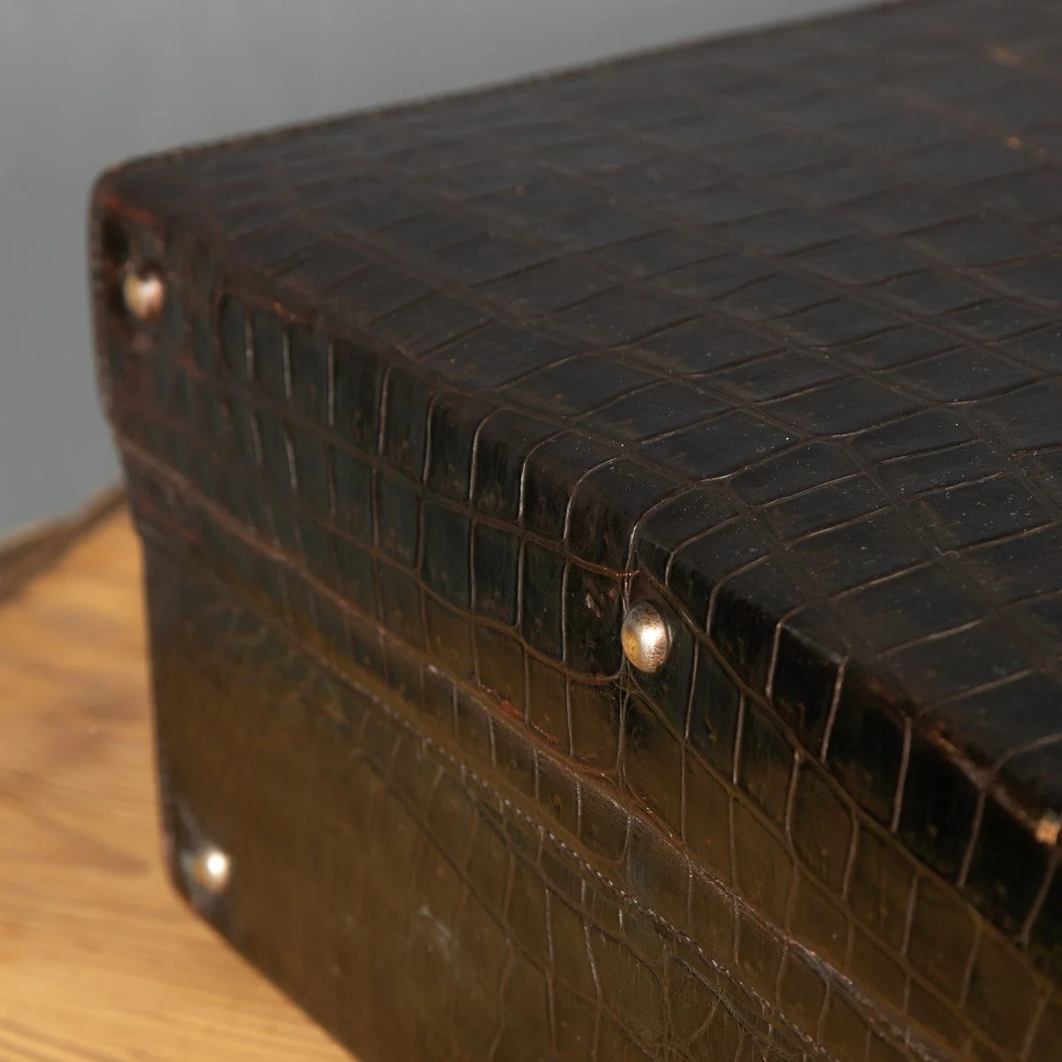 ANTIQUE 19thC VICTORIAN CROCODILE SKIN SUITCASE WITH A SILVER SHIP MOTIF c.1890 - 21.jpg