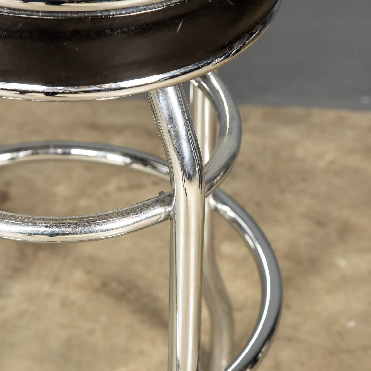 STUNNING MID 20thC SET OF FOUR AMERICAN SWIVEL TOP STOOLS c.1950 - 13.jpg
