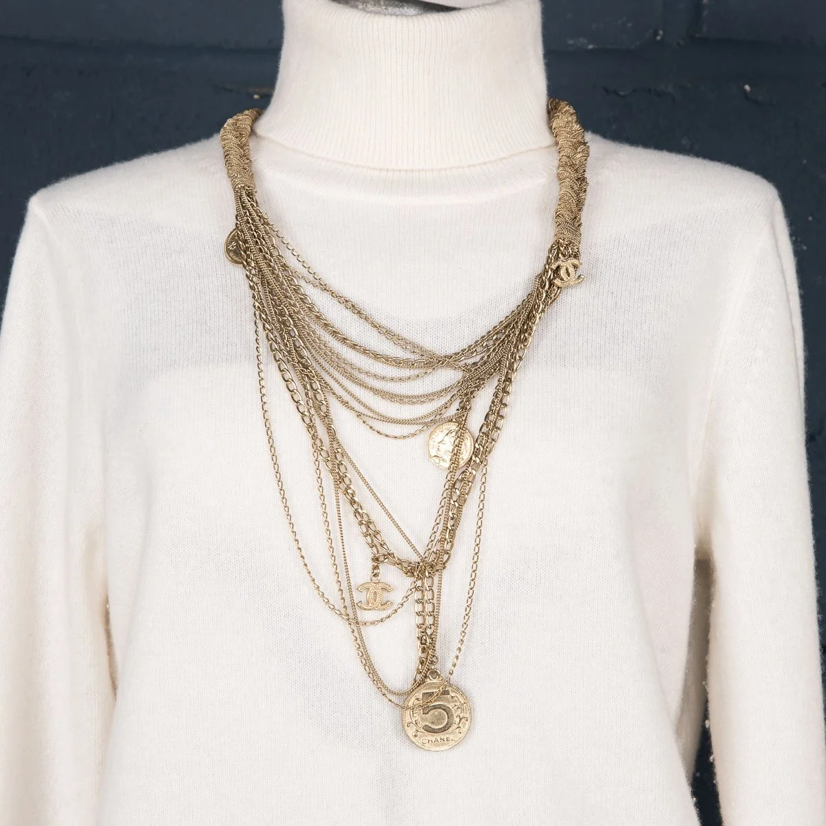 12 LATE 20TH CENTURY VINTAGE CHANEL SAUTOIR, FRANCE - 13.jpg