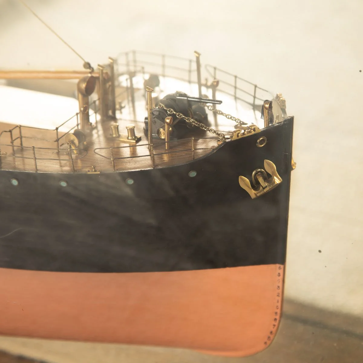 MID 20thC BUILDER'S MIRRORBACK HALF MODEL OF A STEAMER CARGO SHIP