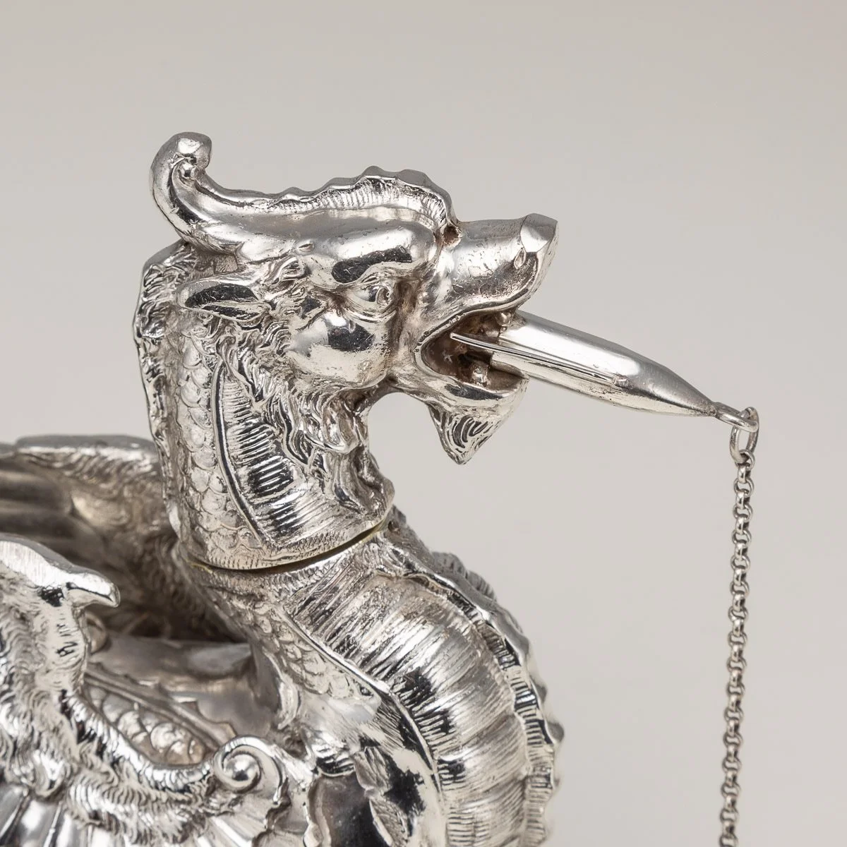 PUSHKIN ANTIQUES - ANTIQUE 20thC VICTORIAN SILVER PLATE & ANTELOPE HORN DRAGON CIGAR LIGHTER c.1900 - 06.jpg