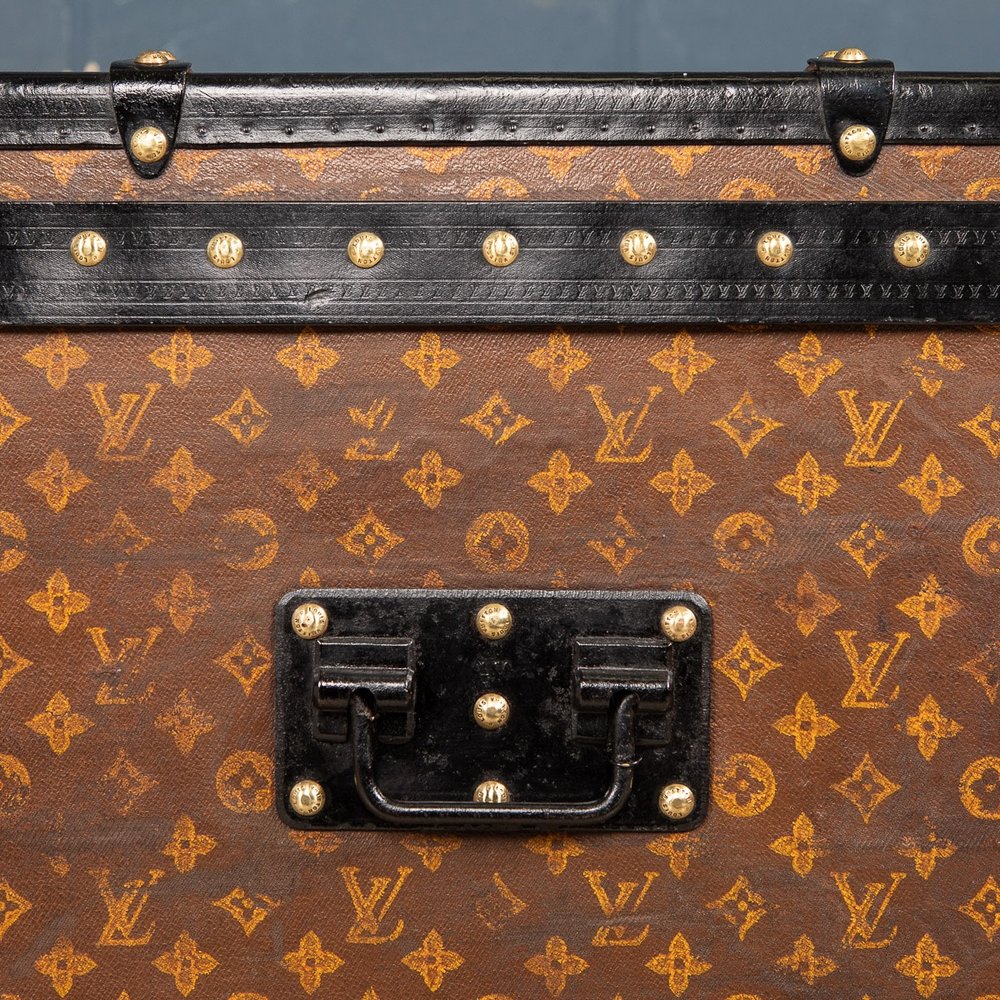 louis Vuitton Woman Monogram trunk ( build before 1914) 