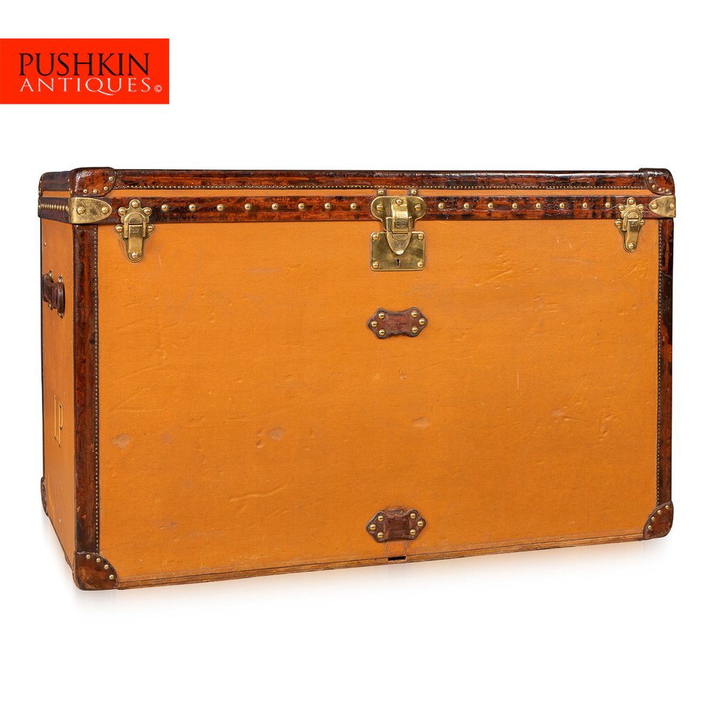 WARDROBE trunk Louis Vuitton house CIRCA 1930