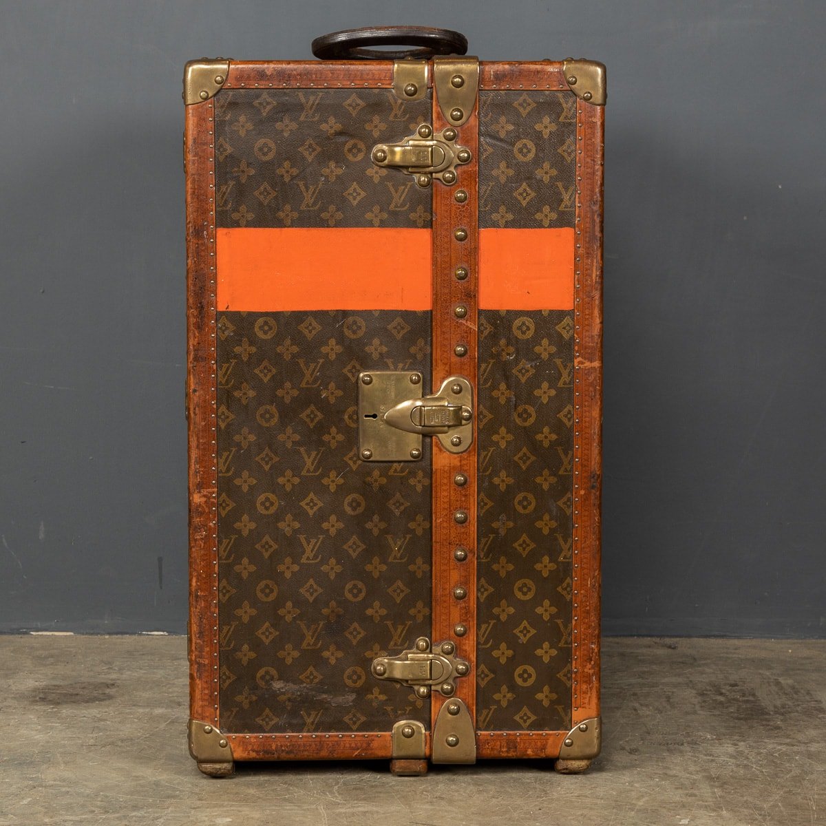 Pushkin Antiques - ANTIQUE 20thC RARE LOUIS VUITTON MONOGRAMED LIBRARY TRUNK c.1920 - 07.jpg