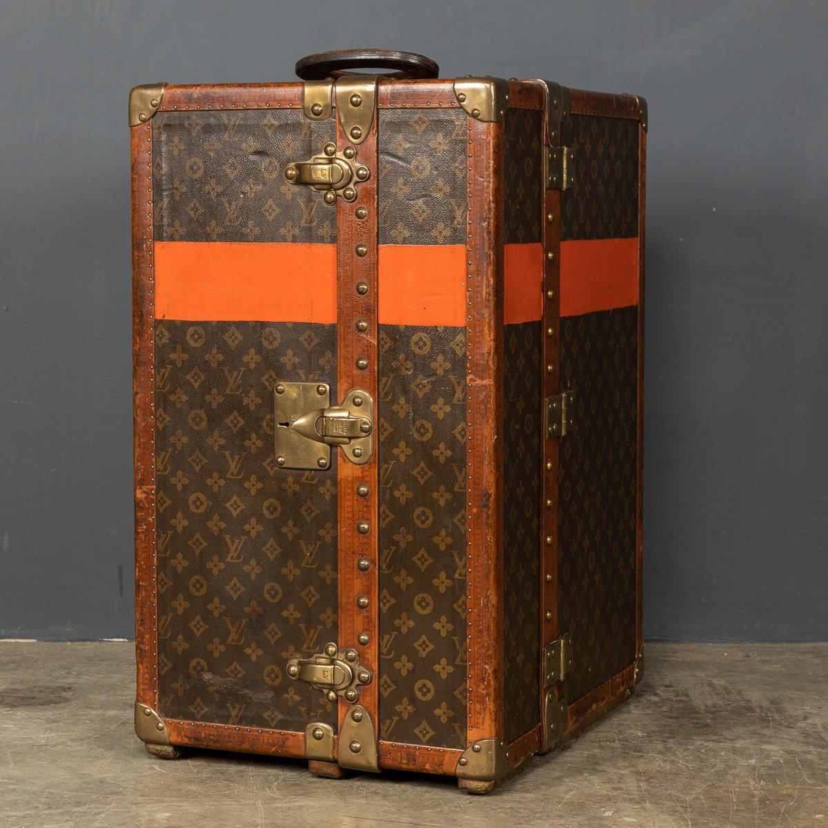 Pushkin Antiques - ANTIQUE 20thC RARE LOUIS VUITTON MONOGRAMED LIBRARY TRUNK c.1920 - 06.jpg