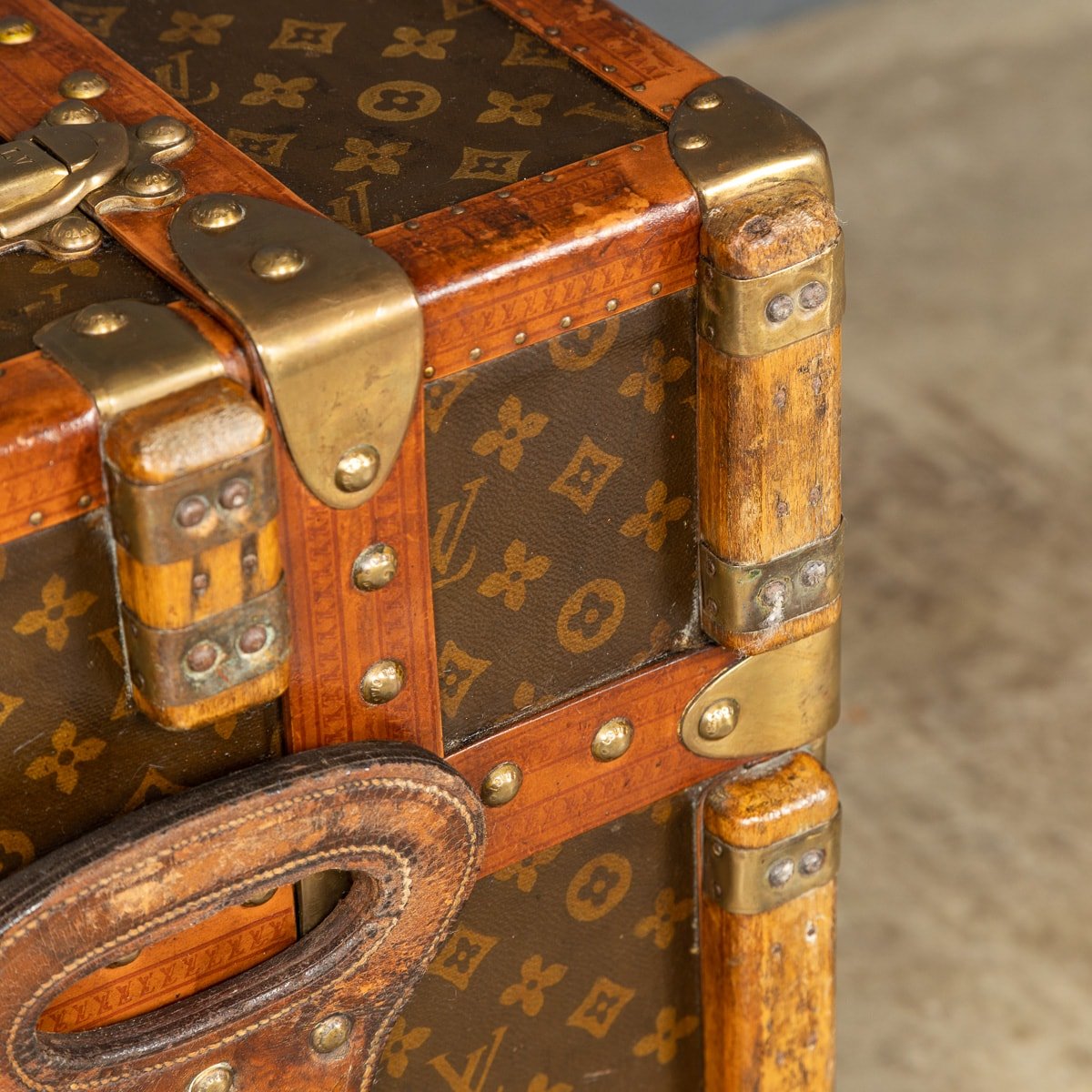Pushkin Antiques - ANTIQUE 20thC RARE LOUIS VUITTON MONOGRAMED LIBRARY TRUNK c.1920 - 36.jpg
