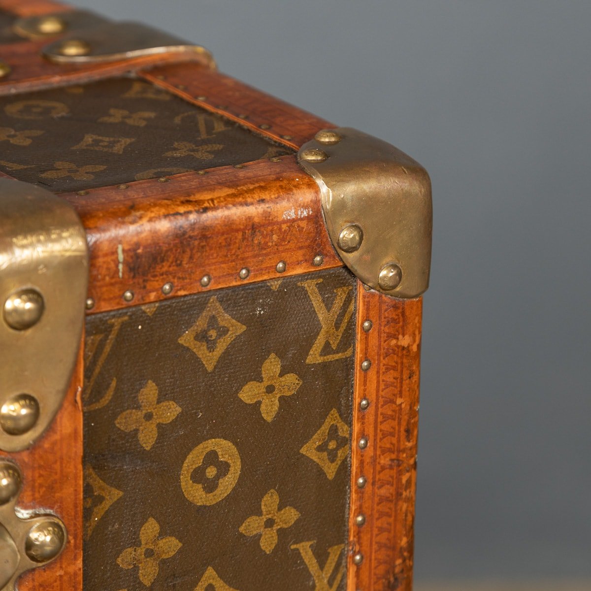 Pushkin Antiques - ANTIQUE 20thC RARE LOUIS VUITTON MONOGRAMED LIBRARY TRUNK c.1920 - 38.jpg