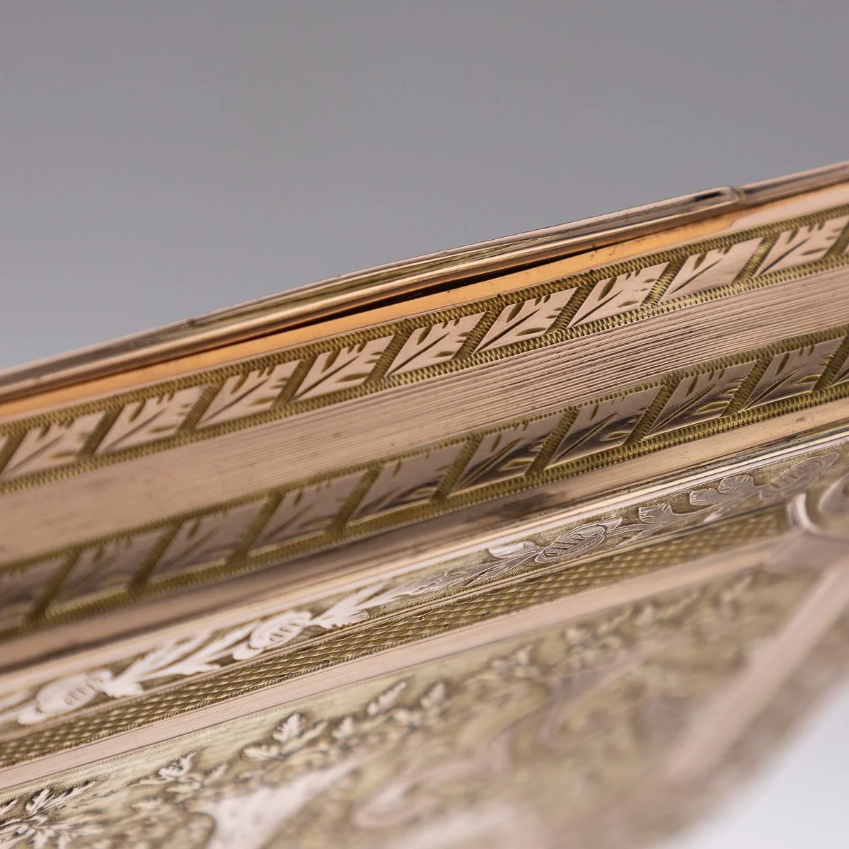 PUSHKIN ANTIQUES - ANTIQUE 19thC AUSTRIAN 18k GOLD SNUFF BOX c.1820 - 11.jpg