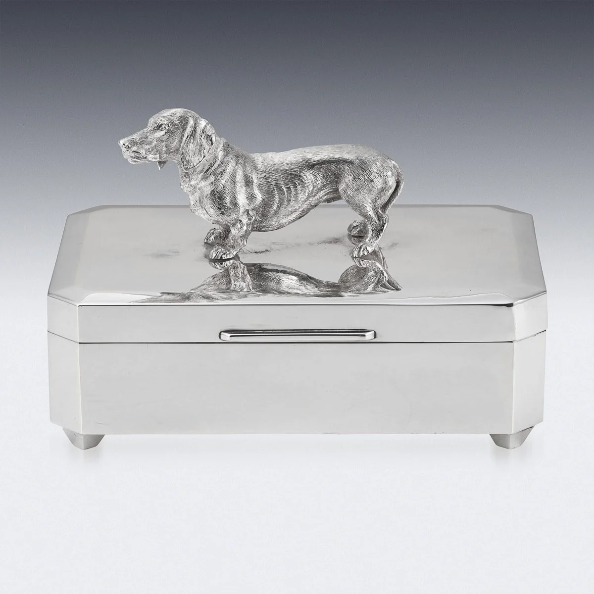PUSHKIN ANTIQUES - MID 20thC ITALIAN SOLID SILVER CIGAR BOX MOUNTED WITH A DACHSHUND c.1960 - 03.jpg