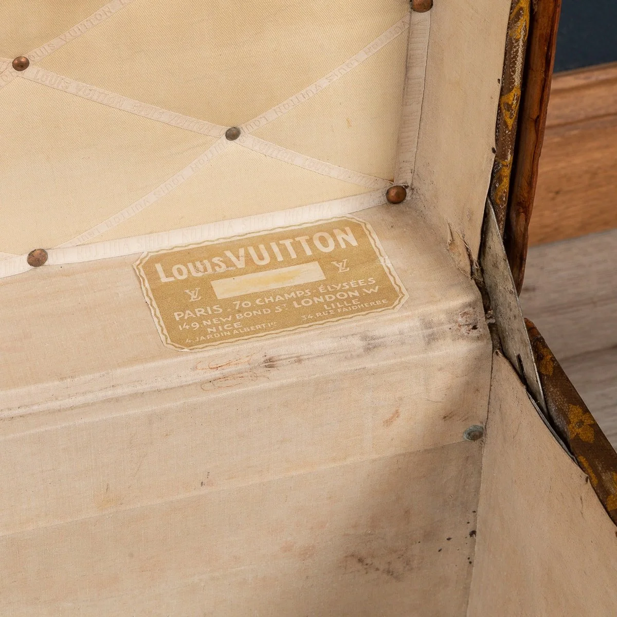 PUSHKIN ANTIQUES - ANTIQUE 20thC LOUIS VUITTON CABIN TRUNK IN MONOGRAM CANVAS, FRANCE c.1930 - 12.jpg