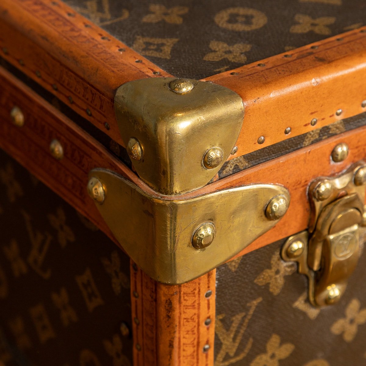PUSHKIN ANTIQUES - ANTIQUE 20thC LOUIS VUITTON OVERNIGHT SUITCASE IN MONOGRAM CANVAS, PARIS c.1920 - 14.jpg