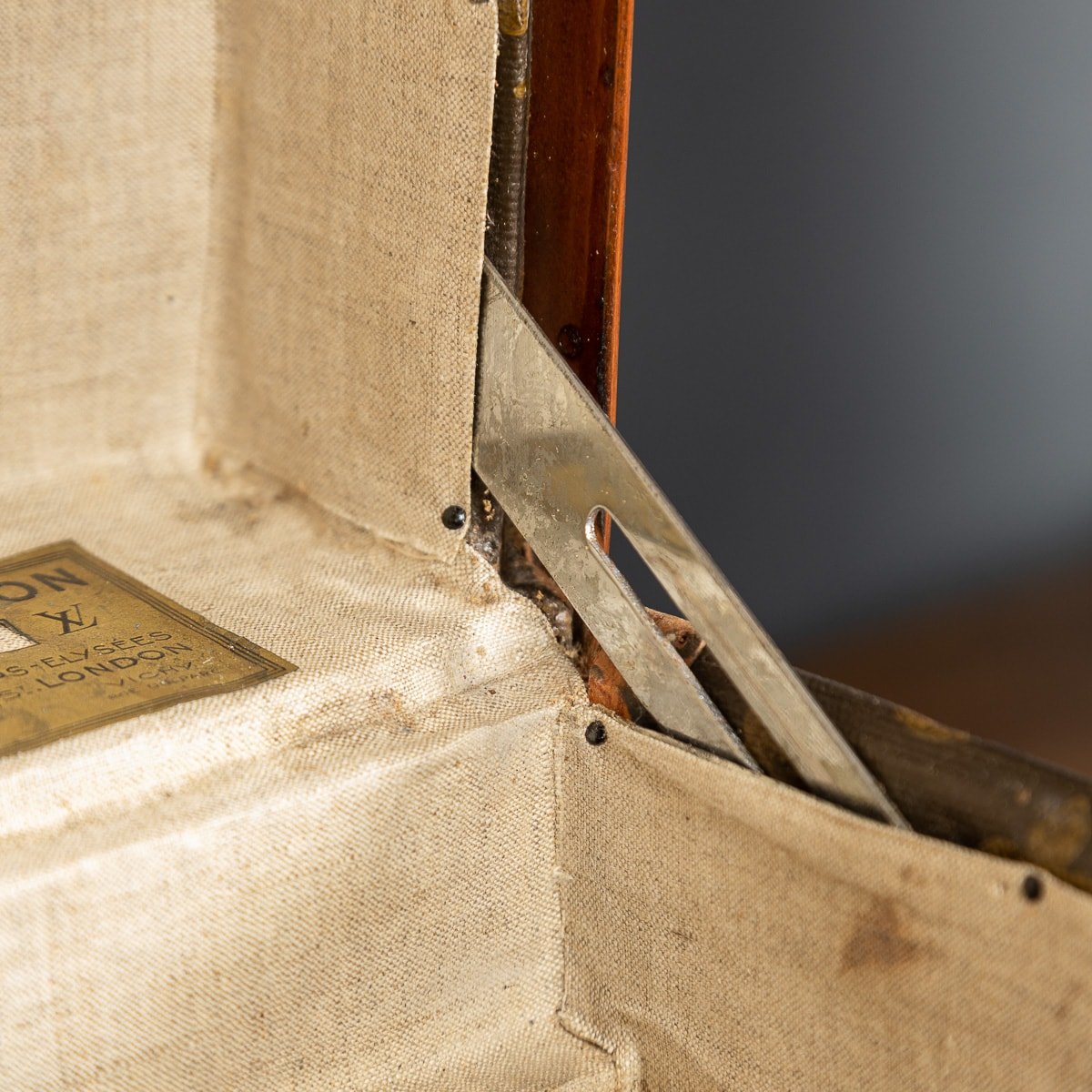 PUSHKIN ANTIQUES - ANTIQUE 20thC LOUIS VUITTON OVERNIGHT SUITCASE IN MONOGRAM CANVAS, PARIS c.1920 - 24.jpg
