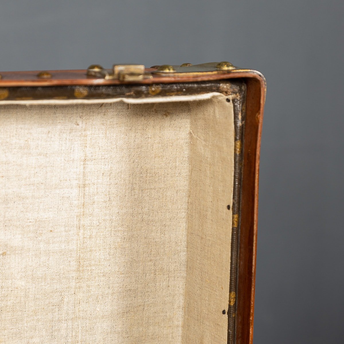 PUSHKIN ANTIQUES - ANTIQUE 20thC LOUIS VUITTON OVERNIGHT SUITCASE IN MONOGRAM CANVAS, PARIS c.1920 - 25.jpg
