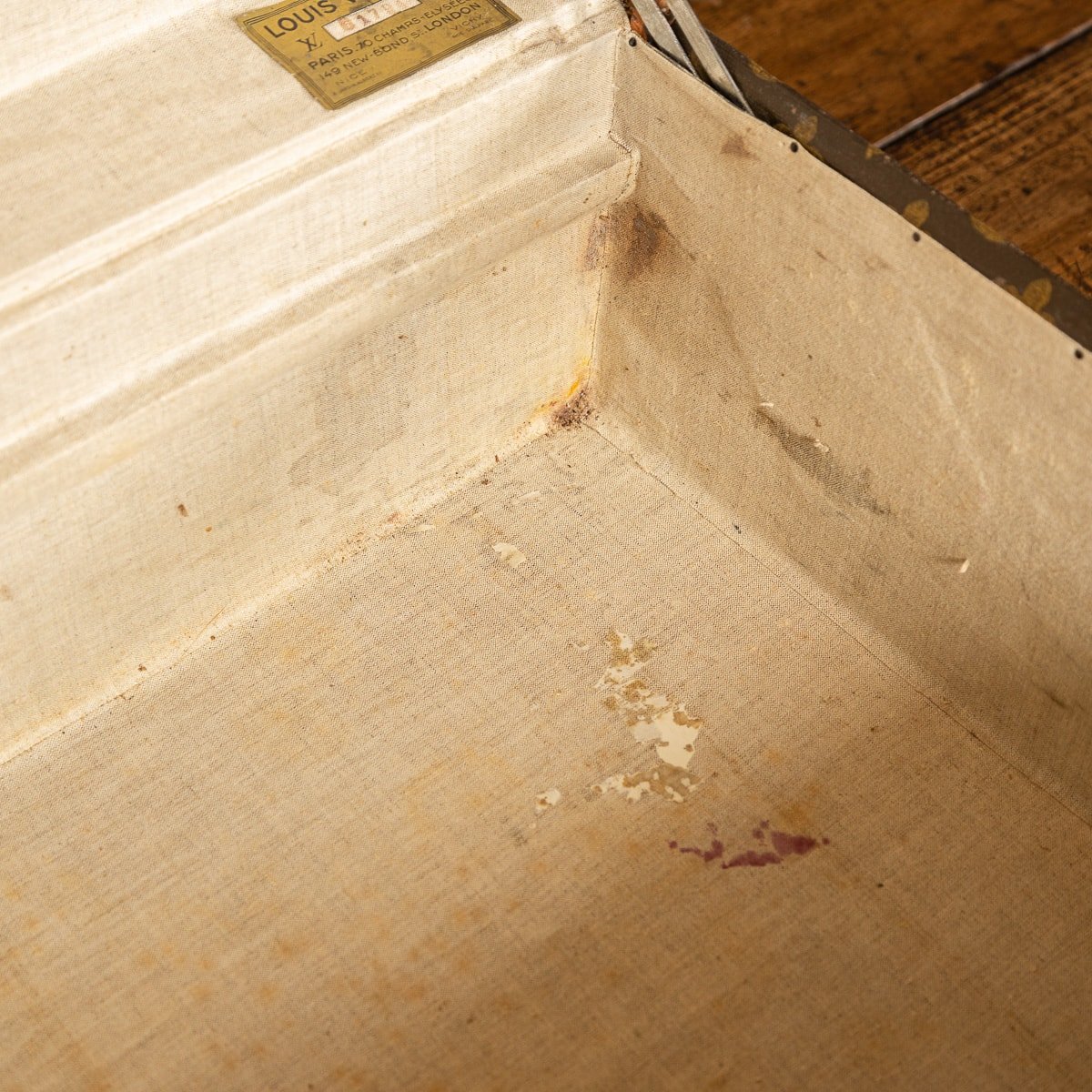 PUSHKIN ANTIQUES - ANTIQUE 20thC LOUIS VUITTON OVERNIGHT SUITCASE IN MONOGRAM CANVAS, PARIS c.1920 - 27.jpg
