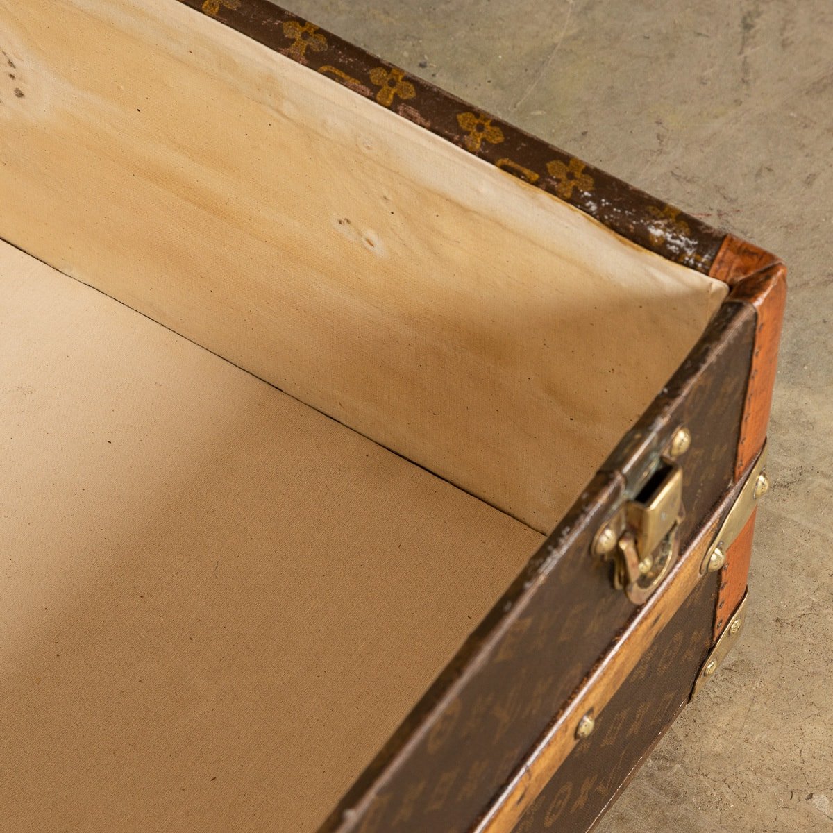 PUSHKIN ANTIQUES - ANTIQUE 20thC LOUIS VUITTON CABIN TRUNK IN MONOGRAM CANVAS, FRANCE c.1930 - 12.jpg
