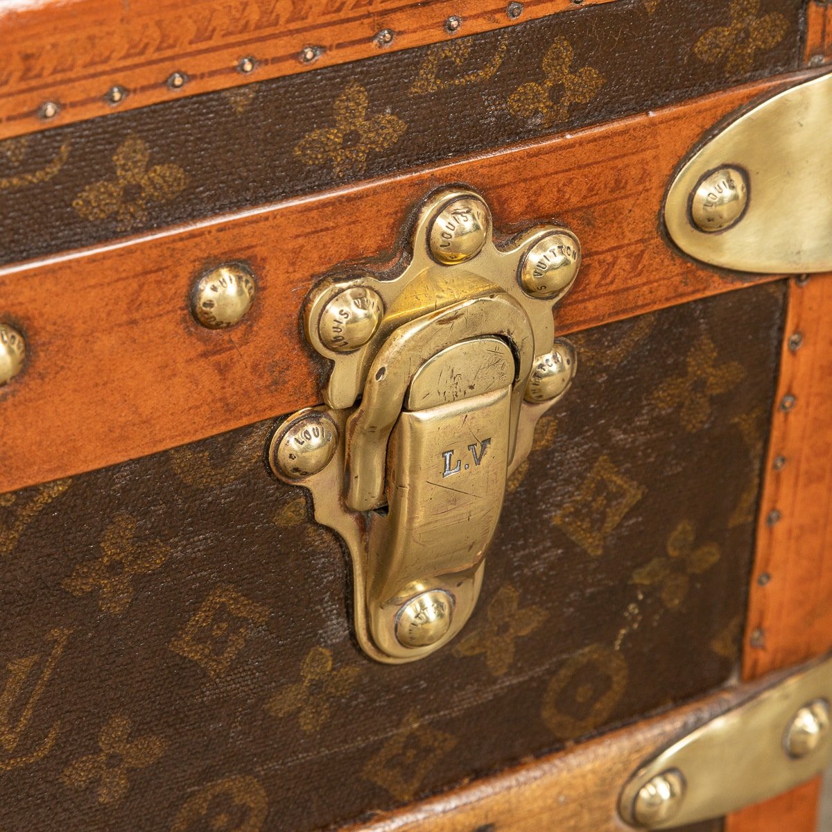 PUSHKIN ANTIQUES - ANTIQUE 20thC LOUIS VUITTON CABIN TRUNK IN MONOGRAM CANVAS, FRANCE c.1930 - 19.jpg