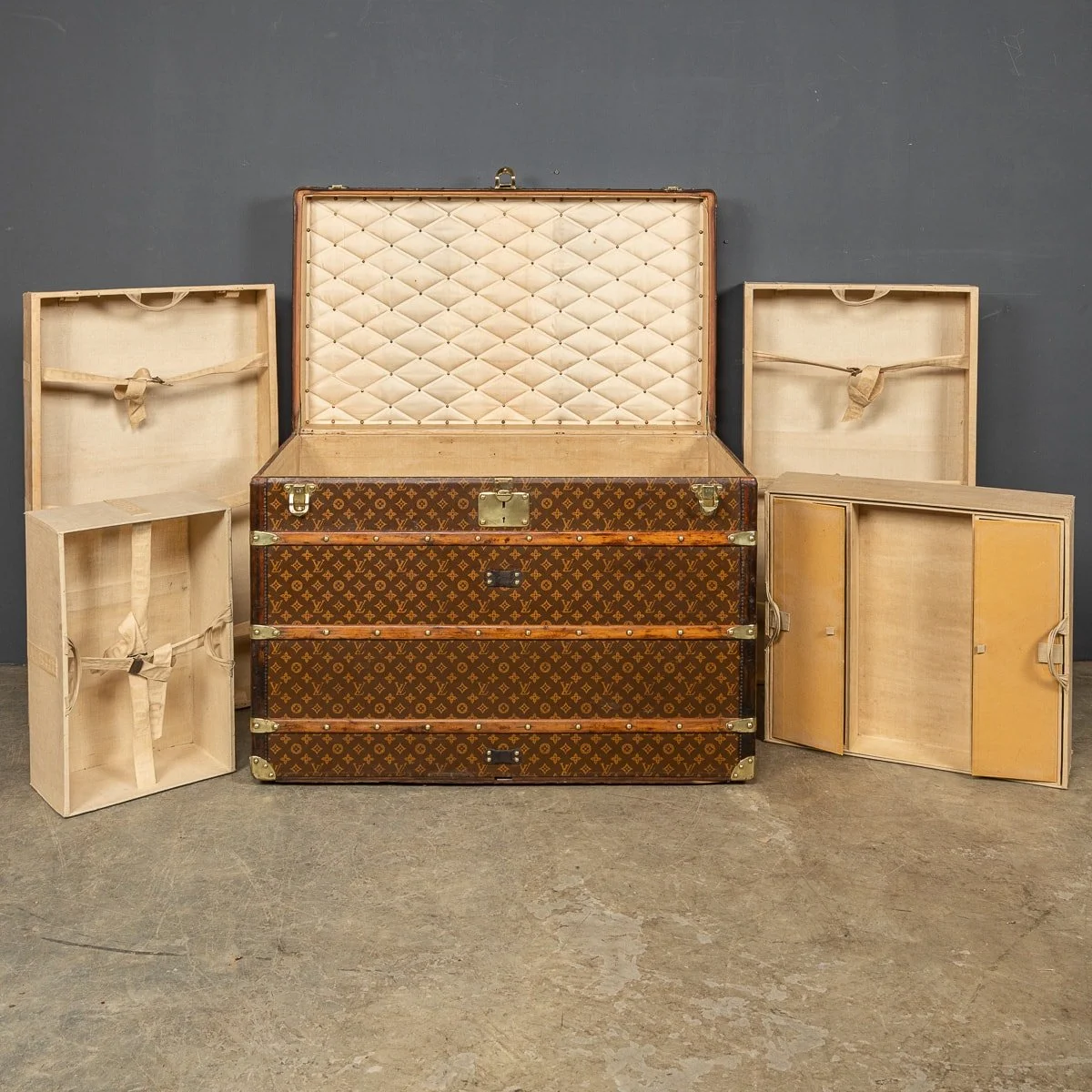 PUSHKIN ANTIQUES - 20thC LOUIS VUITTON CABIN TRUNK IN MONOGRAM CANVAS, PARIS c.1930 - 12.jpg