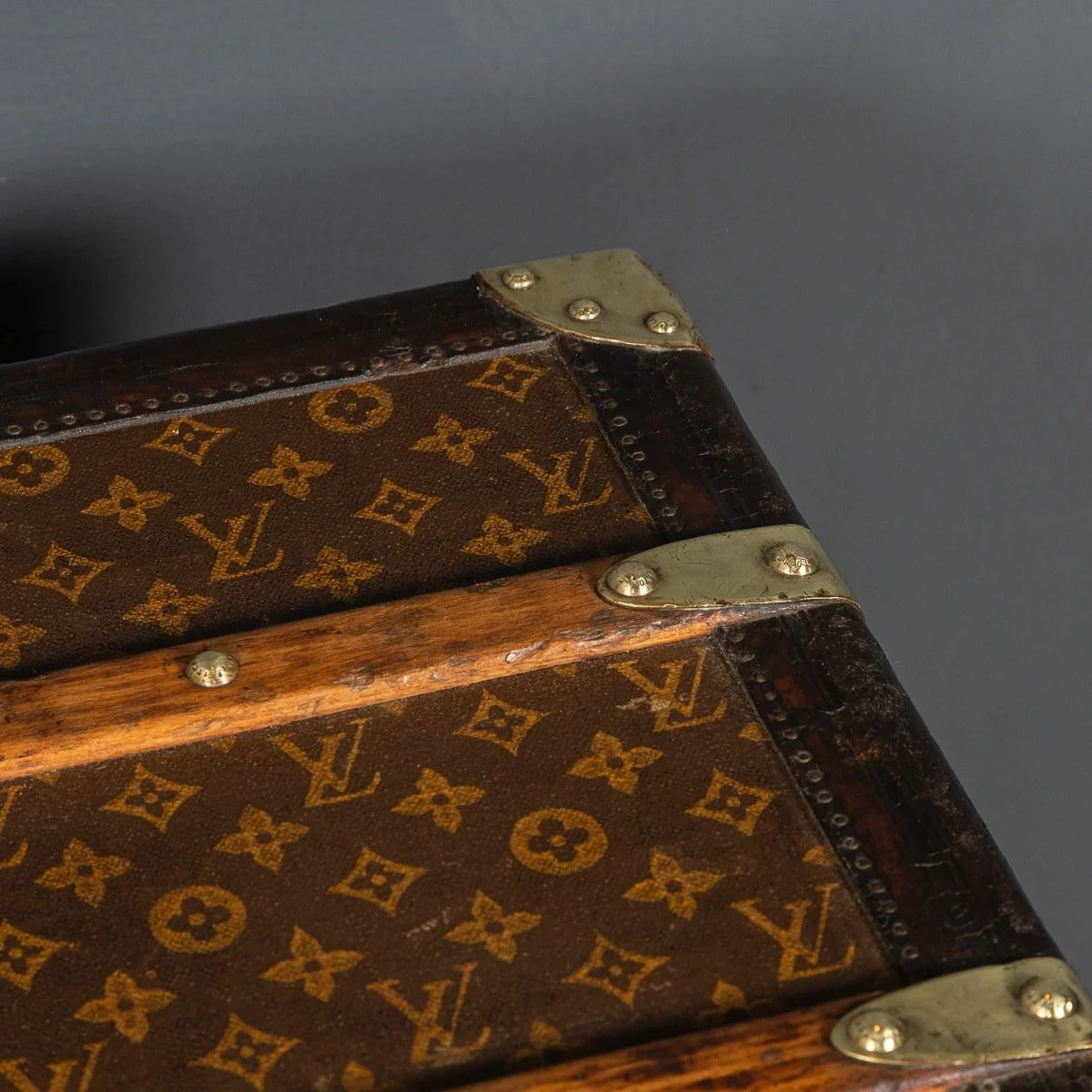 PUSHKIN ANTIQUES - 20thC LOUIS VUITTON CABIN TRUNK IN MONOGRAM CANVAS, PARIS c.1930 - 27.jpg