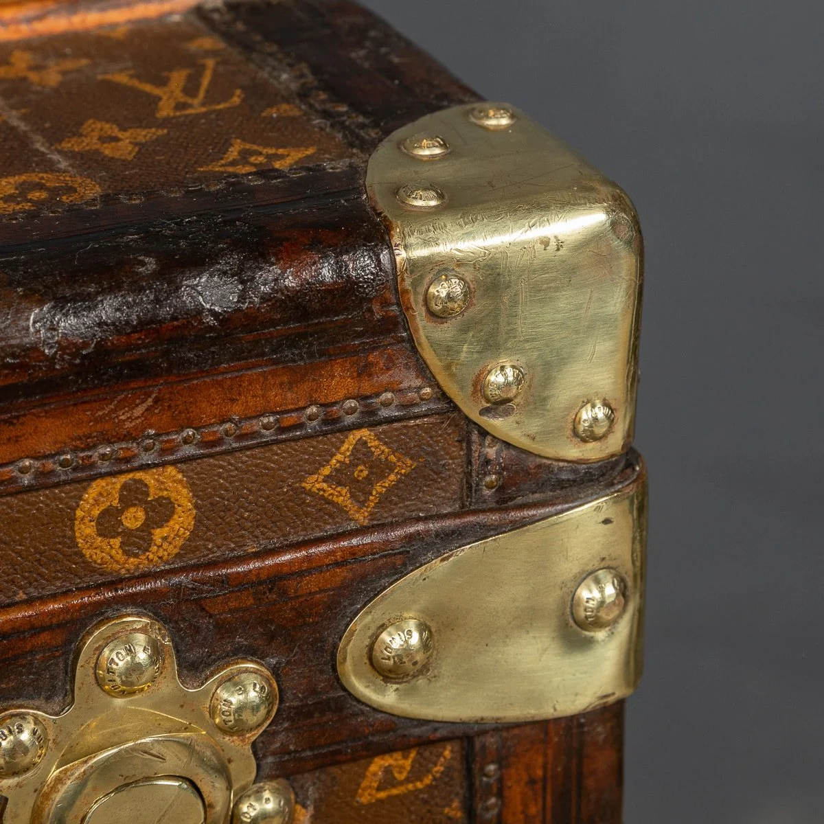 PUSHKIN ANTIQUES - 20thC LOUIS VUITTON CABIN TRUNK IN MONOGRAM CANVAS, PARIS c.1930 - 29.jpg