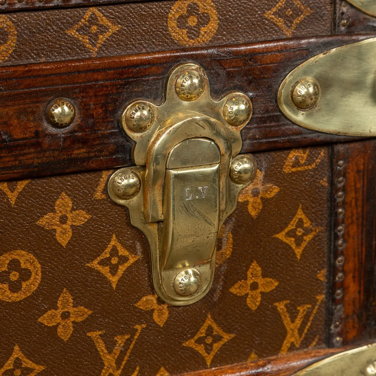 PUSHKIN ANTIQUES - 20thC LOUIS VUITTON CABIN TRUNK IN MONOGRAM CANVAS, PARIS c.1930 - 28.jpg
