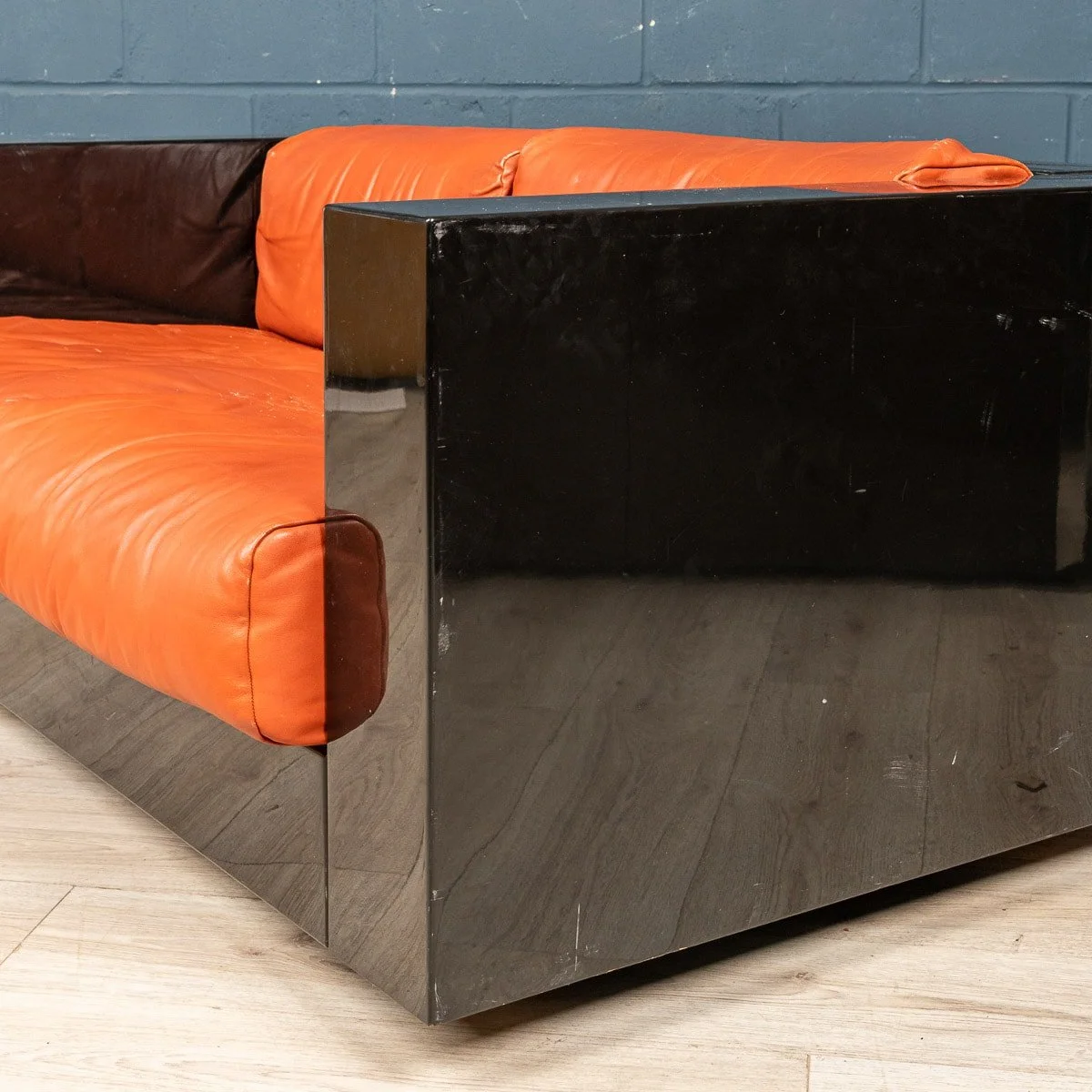 PUSHKIN ANTIQUES - 20thC TWO-SEATER SARATOGA SOFA BY LELLA AND MASSIMO VIGNELLI FOR POLTRONOVA - 21.jpg