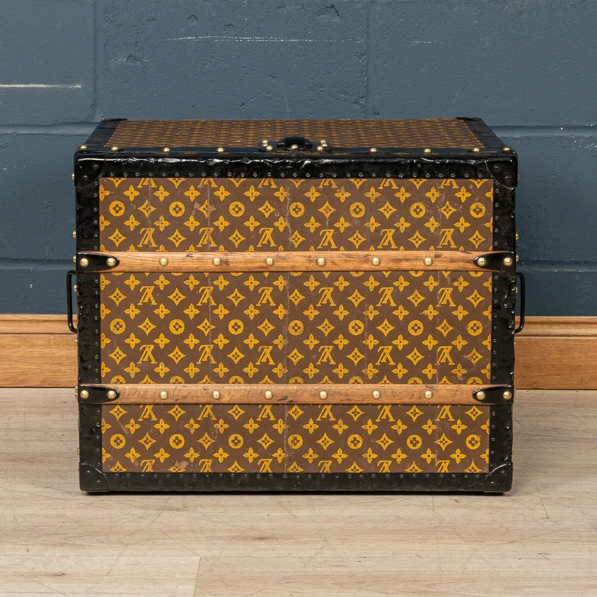 PUSHKIN ANTIQUES - ANTIQUE 20thC LOUIS VUITTON HAT TRUNK c.1900 - 08.jpg