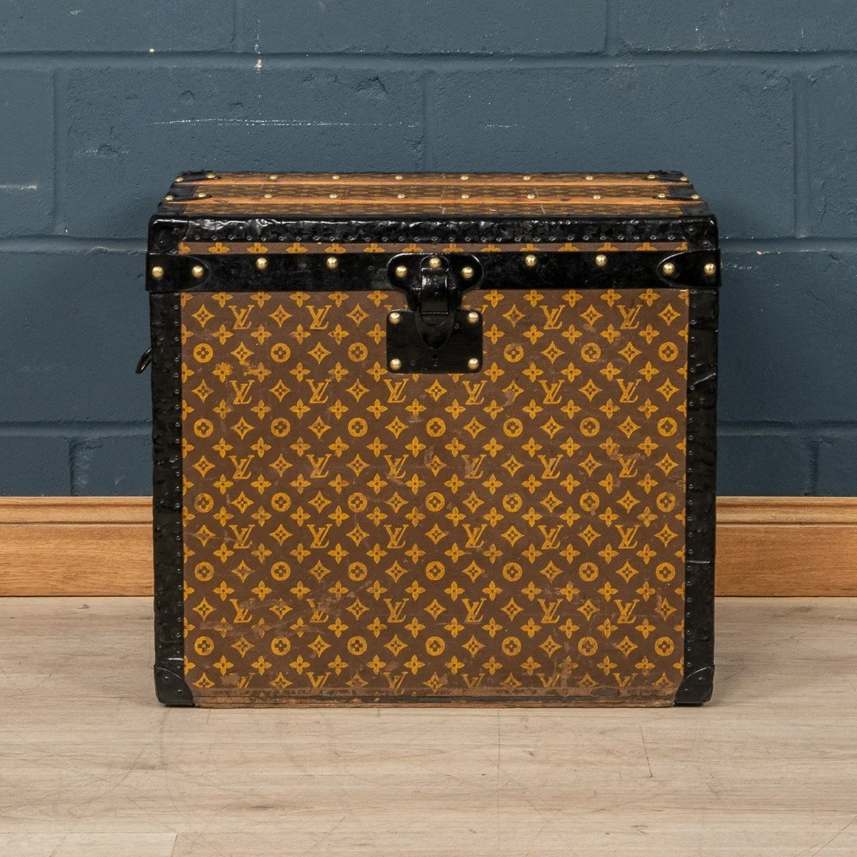 PUSHKIN ANTIQUES - ANTIQUE 20thC LOUIS VUITTON HAT TRUNK c.1900 - 04.jpg