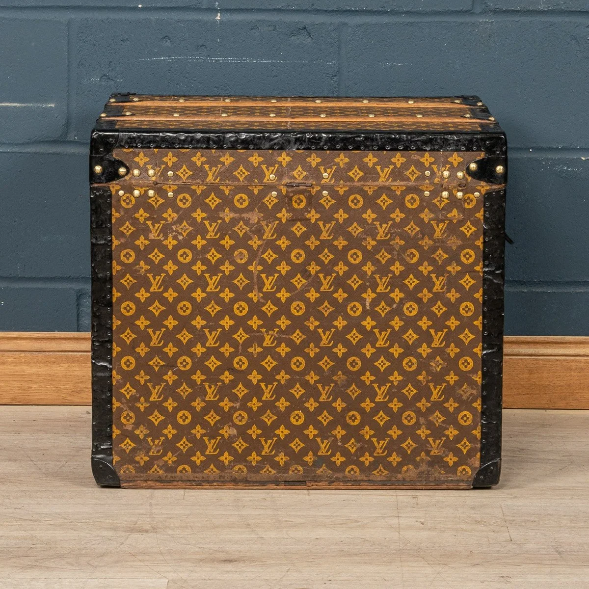 PUSHKIN ANTIQUES - ANTIQUE 20thC LOUIS VUITTON HAT TRUNK c.1900 - 06.jpg