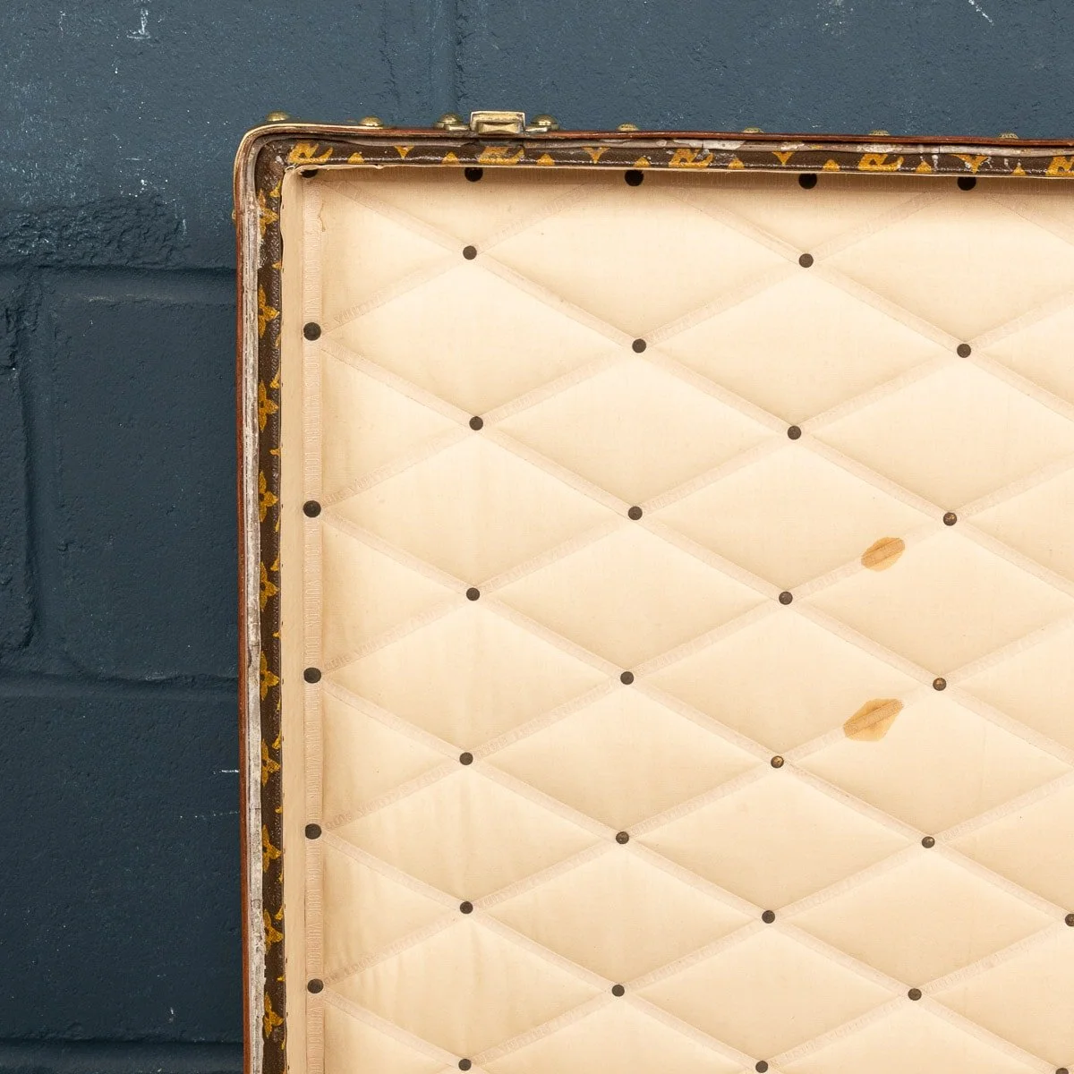 PUSHKIN ANTIQUES - ANTIQUE 20thC LOUIS VUITTON %22MALLE HAUTE%22 TRUNK IN MONOGRAM CANVAS, PARIS c.1910 - 20.jpg