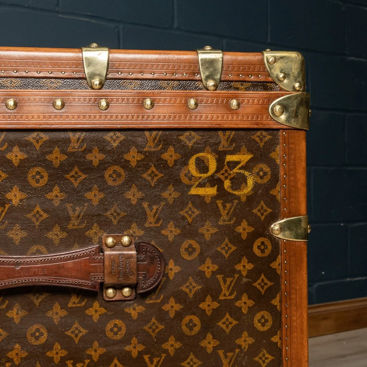PUSHKIN ANTIQUES - ANTIQUE 20thC LOUIS VUITTON %22MALLE HAUTE%22 TRUNK IN MONOGRAM CANVAS, PARIS c.1910 - 49.jpg