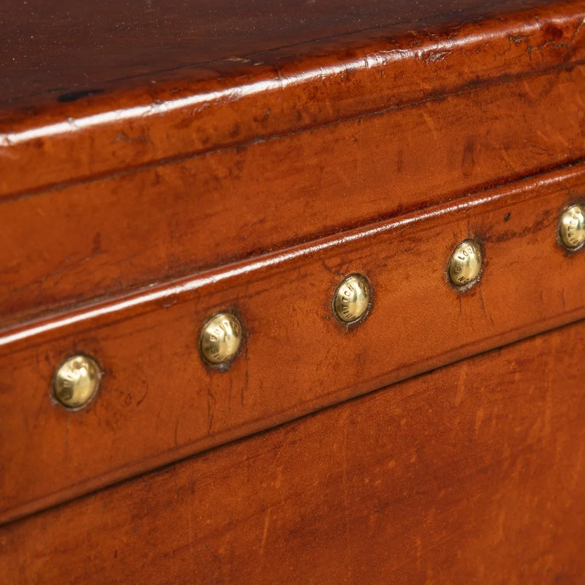 PUSHKIN ANTIQUES - 20thC LOUIS VUITTON COURIER TRUNK IN NATURAL COW HIDE, PARIS c.1930 - 28.jpg