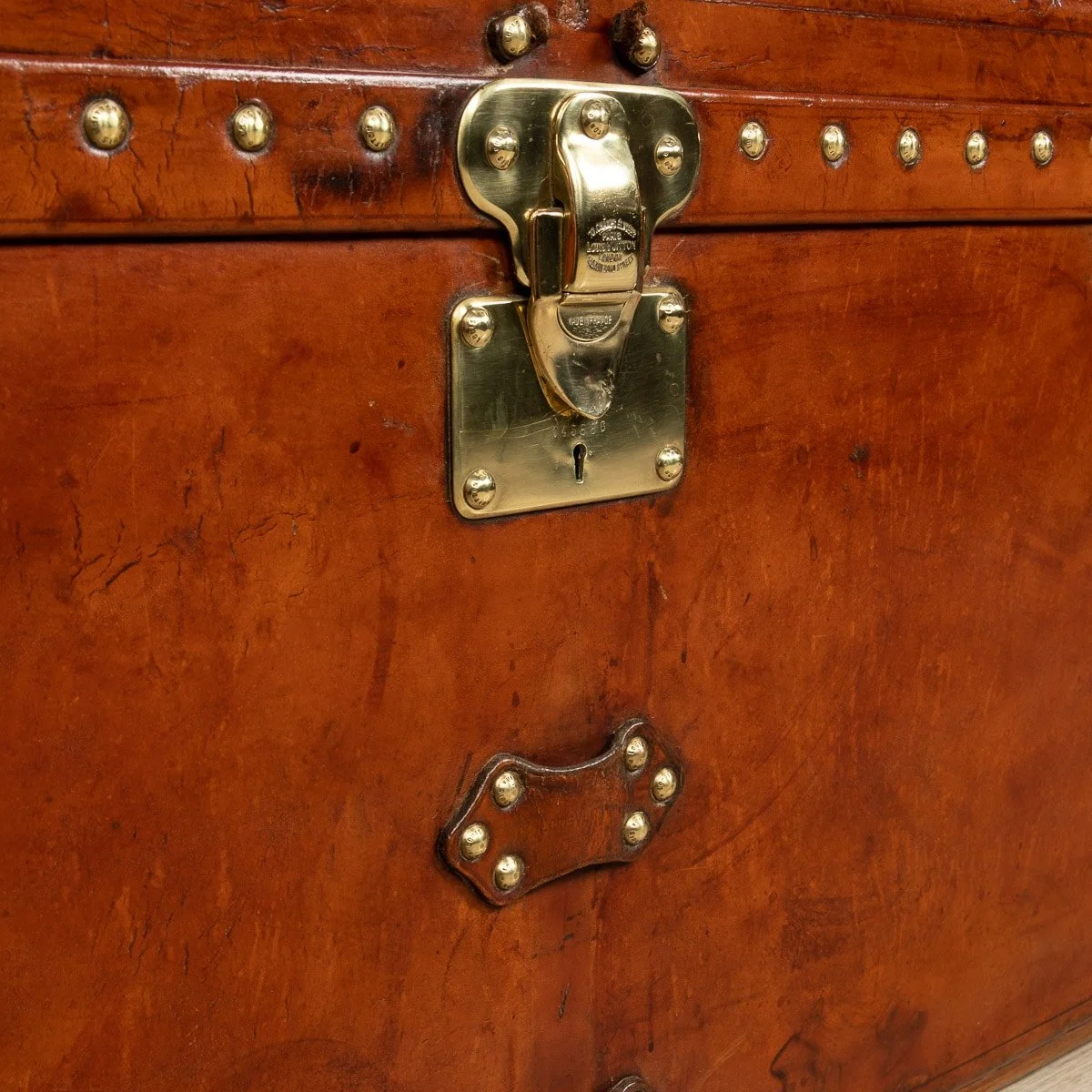 PUSHKIN ANTIQUES - 20thC LOUIS VUITTON COURIER TRUNK IN NATURAL COW HIDE, PARIS c.1930 - 30.jpg