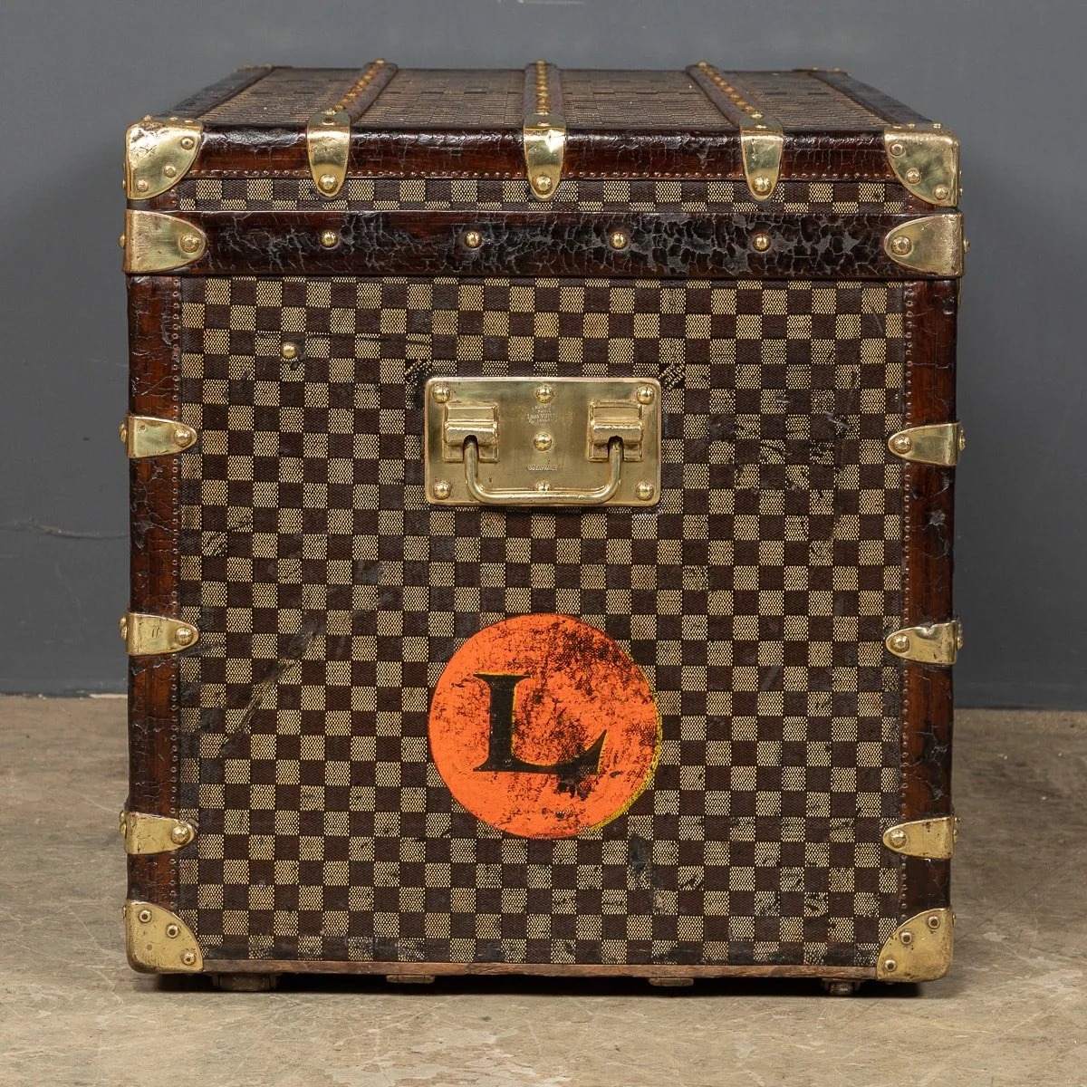 PUSHKIN ANTIQUES - ANTIQUE 20thC LOUIS VUITTON TRUNK IN DAMIER CANVAS, PARIS c.1900 - 07.jpg